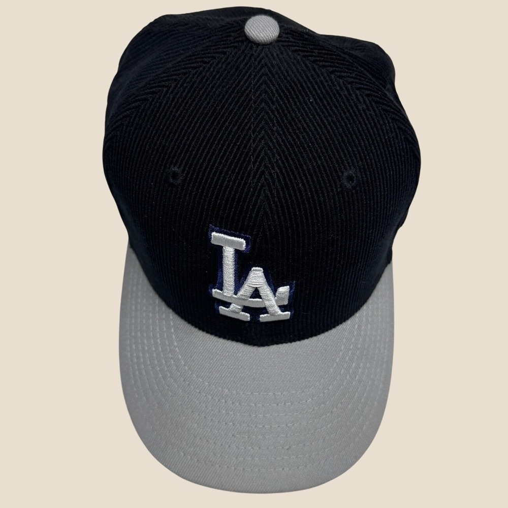 New Era Los Angeles Dodgers Corduroy Black Gray 7 1/8 59FIFTY Fitted Hat Cap
